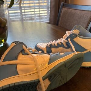 Nike rivalry sb dunk